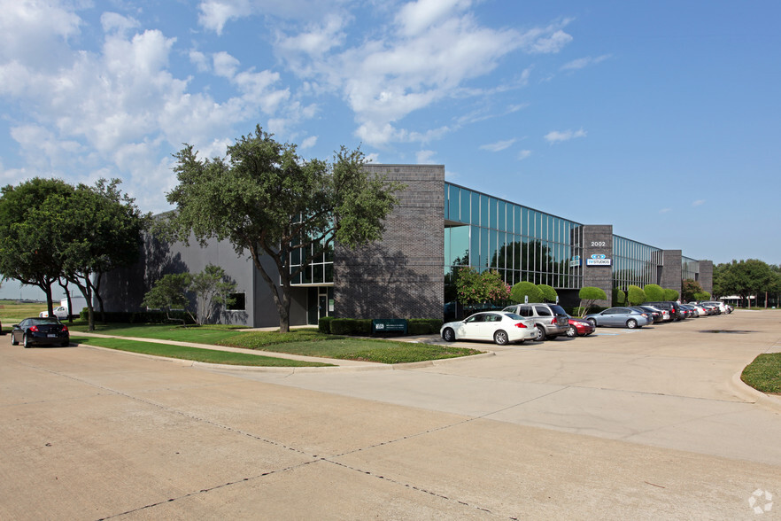 2002 Academy Ln, Farmers Branch, TX en alquiler - Foto del edificio - Imagen 2 de 47