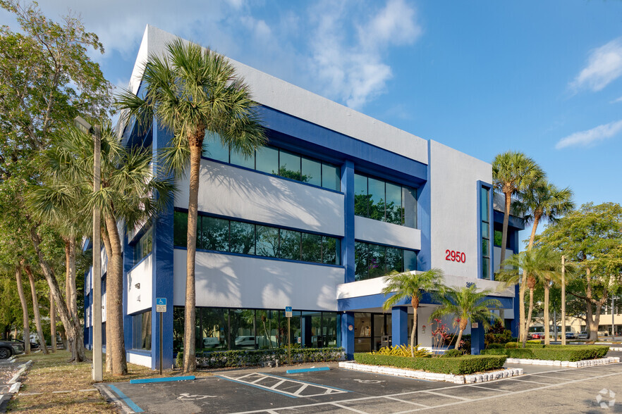 2950 W Cypress Creek Rd, Fort Lauderdale, FL en alquiler - Foto del edificio - Imagen 1 de 26