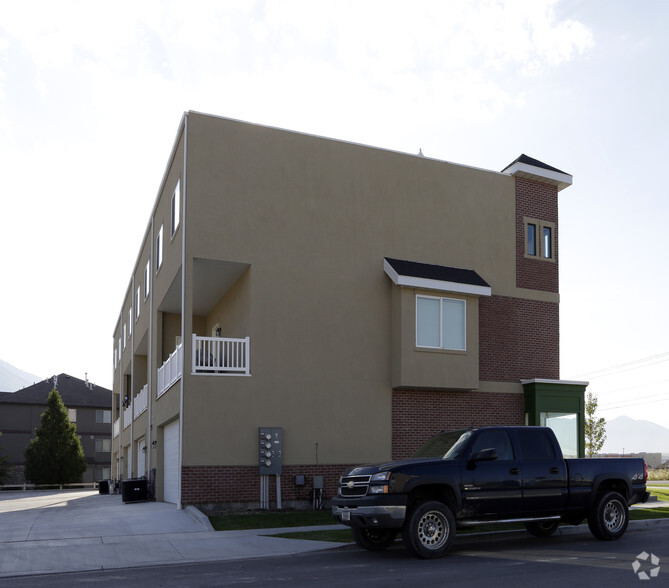 1008-1032 W 700 S, Pleasant Grove, UT en venta - Foto del edificio - Imagen 3 de 5