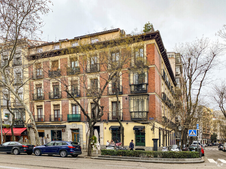 Edificios residenciales en Madrid, MAD en venta - Foto del edificio - Imagen 2 de 2