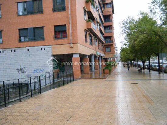 Local en Cáceres, Cáceres en alquiler - Foto del edificio - Imagen 3 de 4