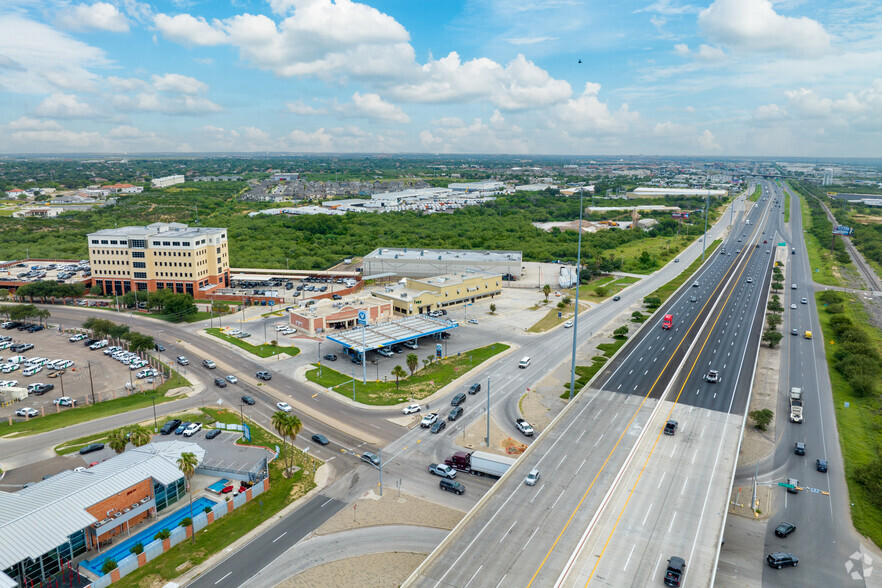 8915 San Dario Ave, Laredo, TX en alquiler - Vista aérea - Imagen 3 de 23