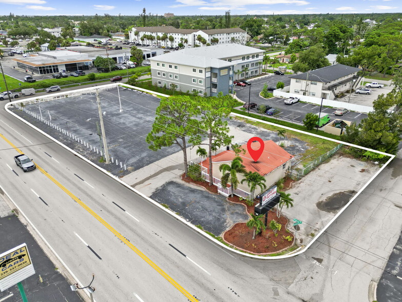 2744 Fowler St, Fort Myers, FL en venta - Foto del edificio - Imagen 1 de 27