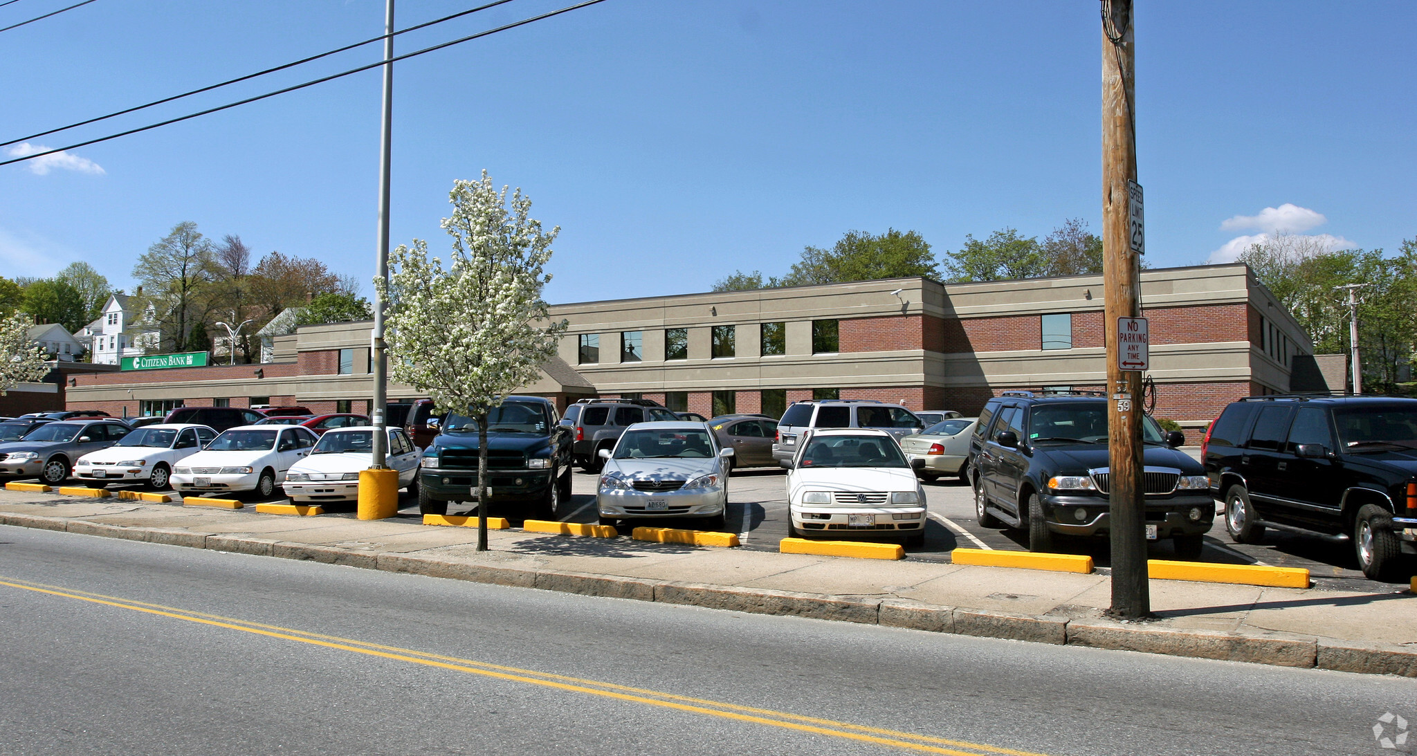 407 East Ave, Pawtucket, RI en alquiler Foto del edificio- Imagen 1 de 4