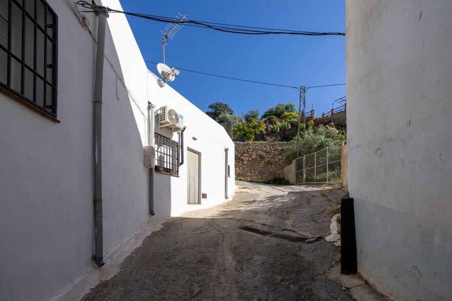 Polígono Peri1, 175, Lanjarón, Granada en venta - Foto del edificio - Imagen 2 de 33