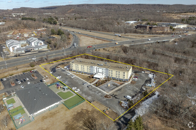 Más detalles para 100 Miles Dr, Wallingford, CT - Hoteles y hospedaje en venta