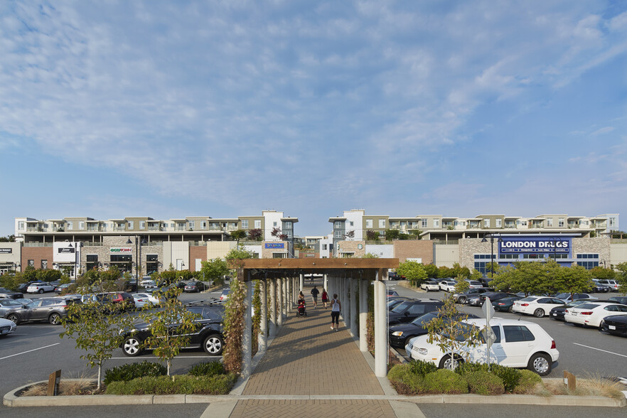 15715-15760 Croydon Dr, Surrey, BC en alquiler - Foto del edificio - Imagen 3 de 6