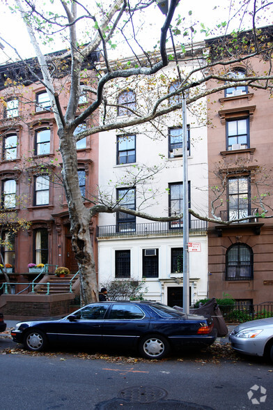 102 Pierrepont St, Brooklyn, NY en venta - Foto del edificio - Imagen 2 de 7