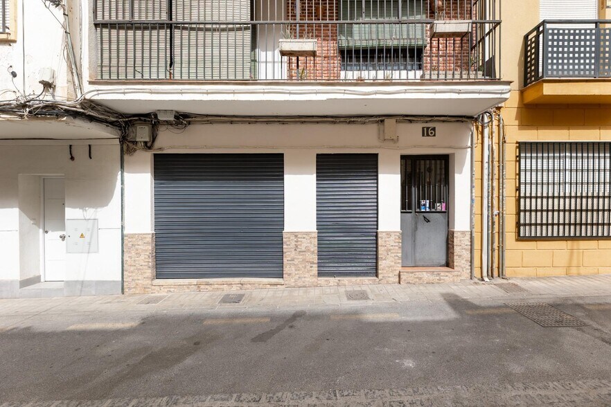 Calle Gras y Granollers, 16, Granada, Granada en venta - Foto del edificio - Imagen 3 de 15