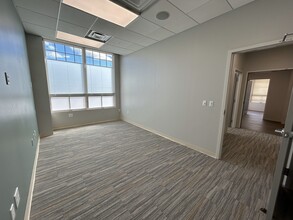 23600 Commerce Park, Beachwood, OH en alquiler Foto del interior- Imagen 2 de 9