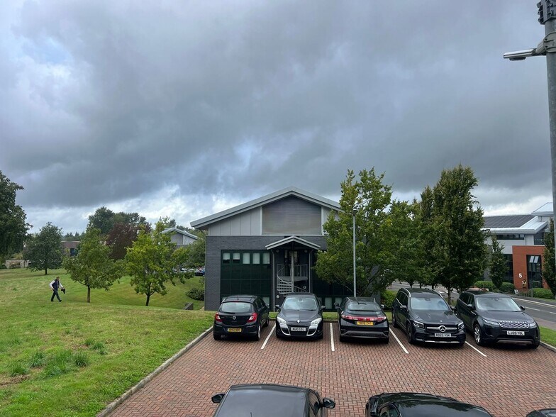 4 Benham Rd, Chilworth en alquiler - Foto del edificio - Imagen 2 de 6