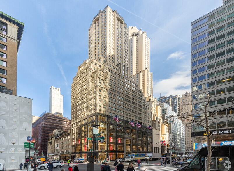 595 Madison Ave, New York, NY en alquiler - Foto del edificio - Imagen 1 de 15