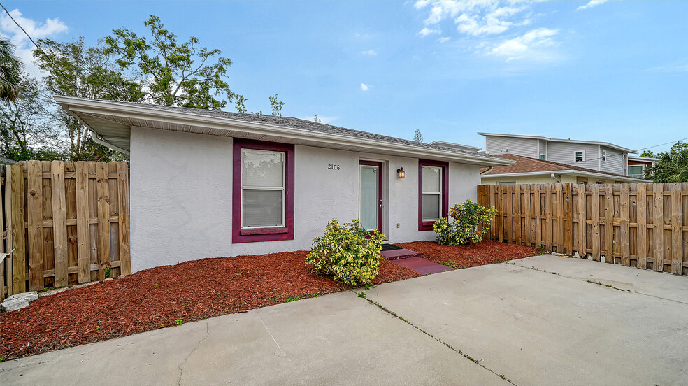 2106 Roselawn St, Sarasota, FL en venta - Foto del edificio - Imagen 2 de 34