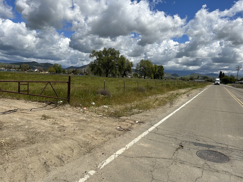 W. Springville Avenue, Porterville, CA en alquiler - Foto principal - Imagen 1 de 3