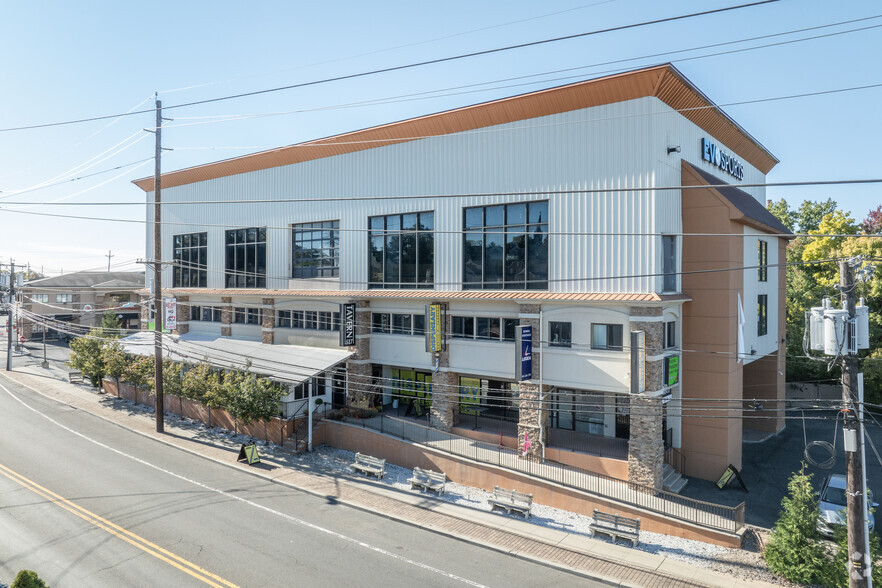 Mixed-Use Buildings in Garfield, NJ cartera de 2 inmuebles en venta en LoopNet.es - Foto del edificio - Imagen 2 de 30