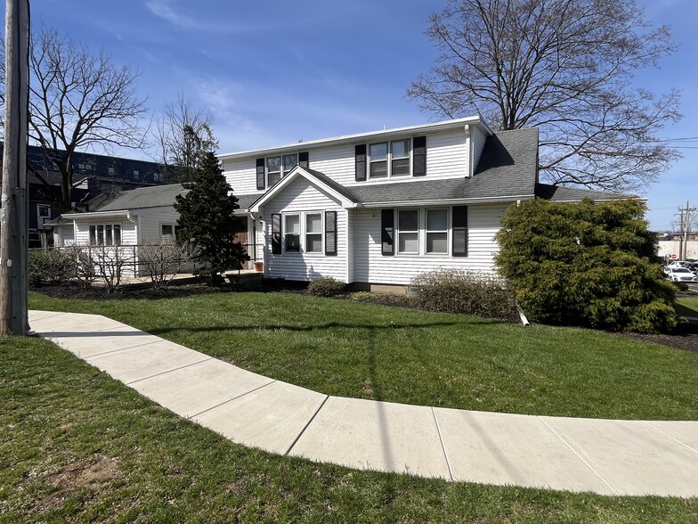 300 Spruce St, Doylestown, PA en venta - Foto del edificio - Imagen 2 de 5