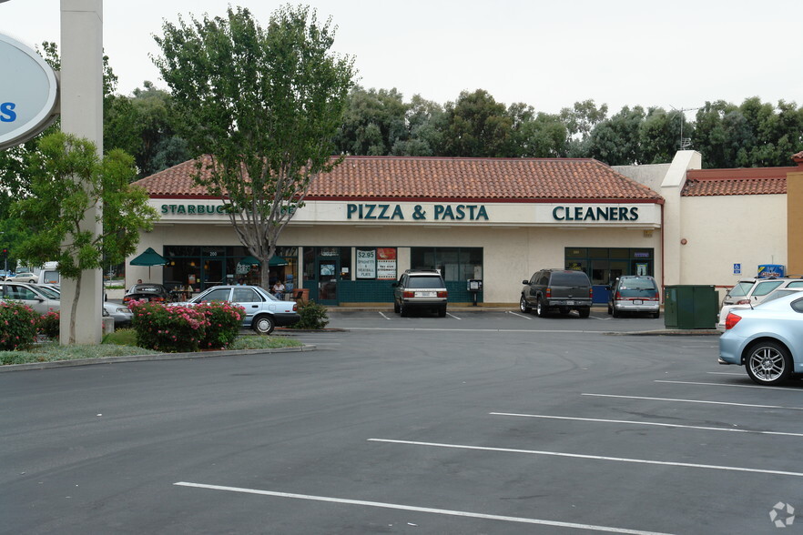 200-220 Saratoga Ave, Santa Clara, CA en alquiler - Foto del edificio - Imagen 3 de 5