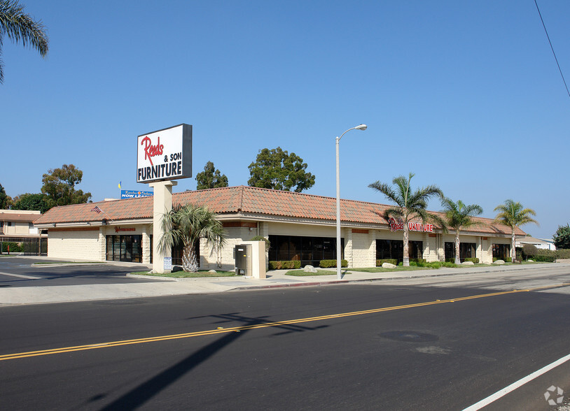 921-927 E Ventura Blvd, Oxnard, CA en venta - Foto del edificio - Imagen 2 de 8