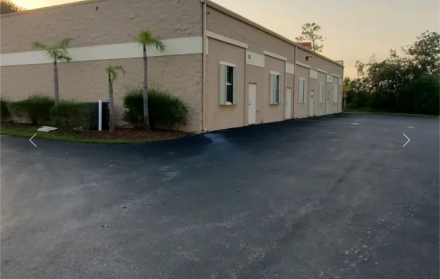 24600 Sandhill Blvd, Punta Gorda, FL en alquiler - Foto del edificio - Imagen 2 de 3