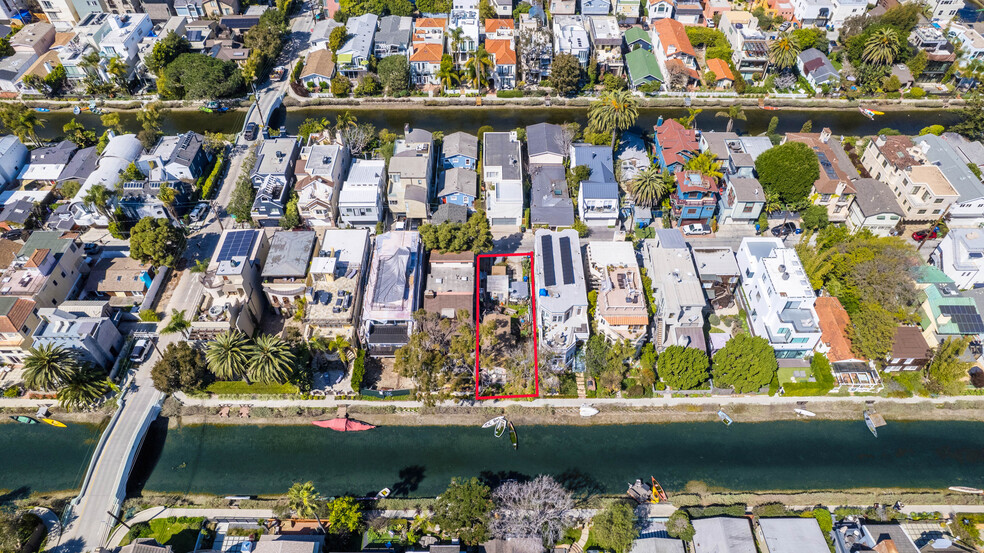 415 Sherman Canal, Venice, CA en venta - Foto del edificio - Imagen 3 de 9