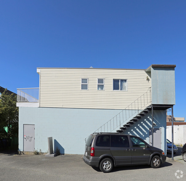 9783 3rd St, Sidney, BC en alquiler - Foto del edificio - Imagen 3 de 3