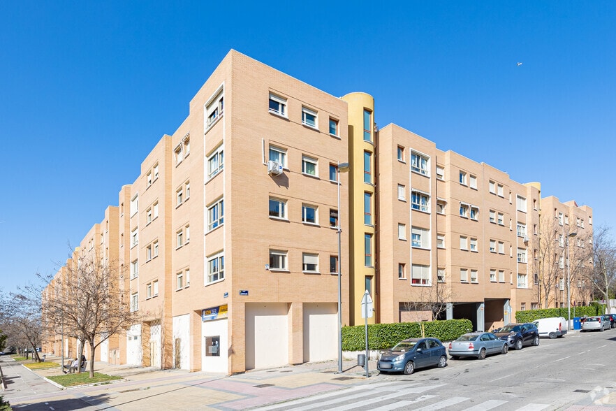 Calle Estocolmo, 122, Alcorcón, Madrid en venta - Foto del edificio - Imagen 2 de 3