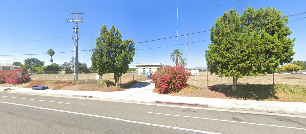 12755 Burbank Blvd, Valley Village, CA en venta - Foto principal - Imagen 1 de 1