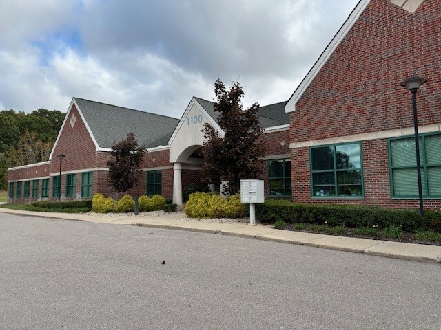 1100 Corporate Office Dr, Milford, MI en alquiler - Foto del edificio - Imagen 2 de 5