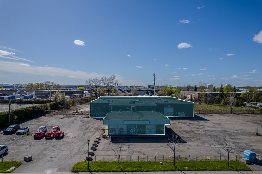 12455 Rue Sherbrooke E, Montréal, QC en alquiler - Foto del edificio - Imagen 3 de 7