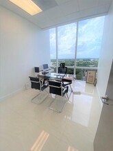 20200 W Dixie Hwy, Aventura, FL en alquiler Foto del interior- Imagen 1 de 4