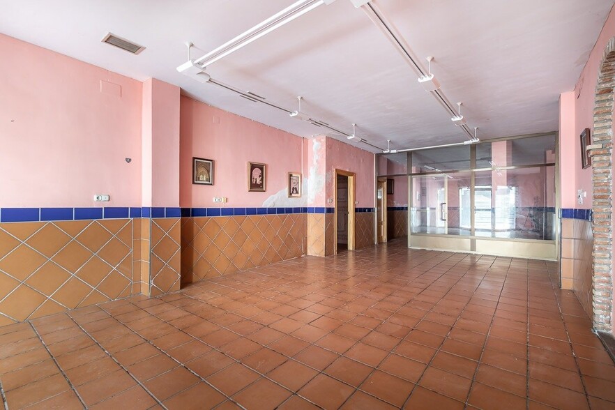 Local en Ogíjares en venta - Foto del edificio - Imagen 3 de 9