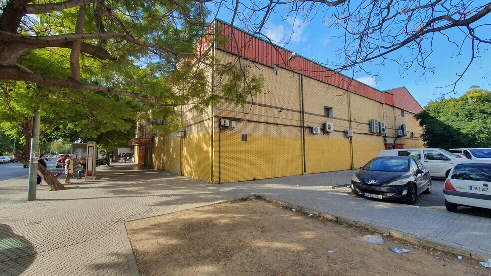 Local en Sevilla, Sevilla en venta - Foto del edificio - Imagen 2 de 5