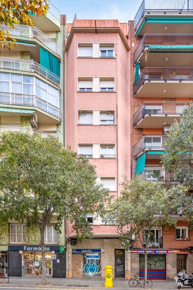 Edificio residencial en Barcelona, Barcelona en venta - Foto principal - Imagen 1 de 2