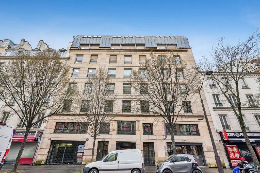 251-253 Rue Du Faubourg Saint-Martin, Paris en venta Foto del edificio- Imagen 1 de 10