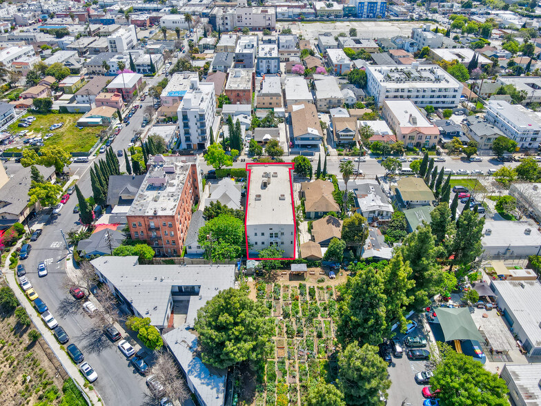 5617 La Mirada Ave, Los Angeles, CA en venta - Foto del edificio - Imagen 3 de 18