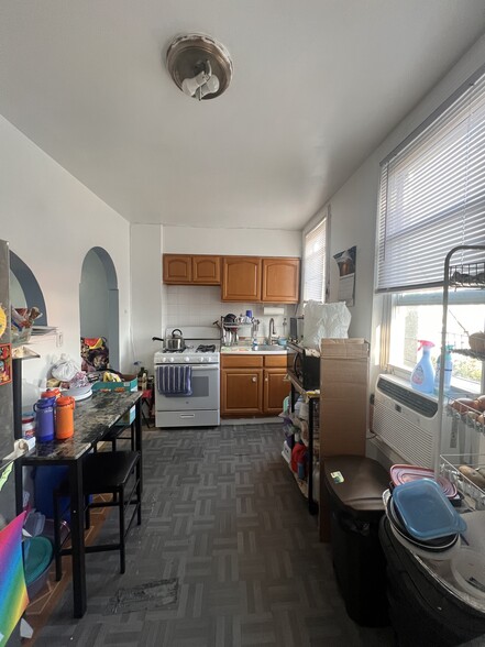 10208 101st Ave, Jamaica, NY en venta - Foto del edificio - Imagen 3 de 28