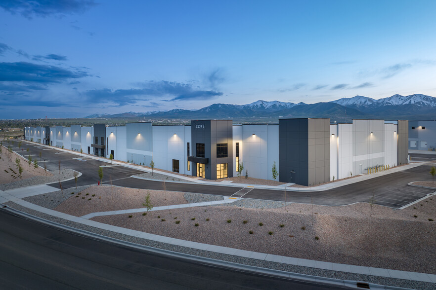 6075 W SR-201 S, West Valley City, UT en alquiler - Foto del edificio - Imagen 1 de 27