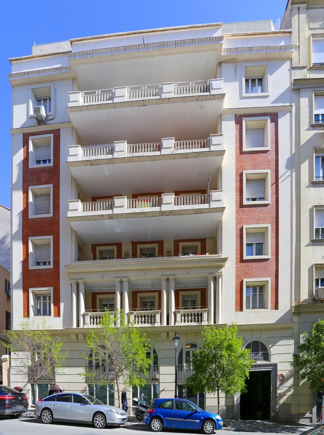 Más detalles de Calle Alcalá Galiano, 3, Madrid - Edificio residencial​ en venta