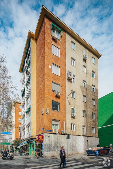 Calle de Francisco Silvela, 92, Madrid, Madrid en alquiler - Foto del edificio - Imagen 2 de 2