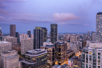 175 Bloor Street East, Toronto, ON - VISTA AÉREA  vista de mapa