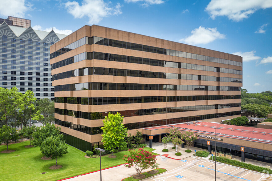 16855 Northchase Dr, Houston, TX en alquiler - Foto del edificio - Imagen 1 de 3