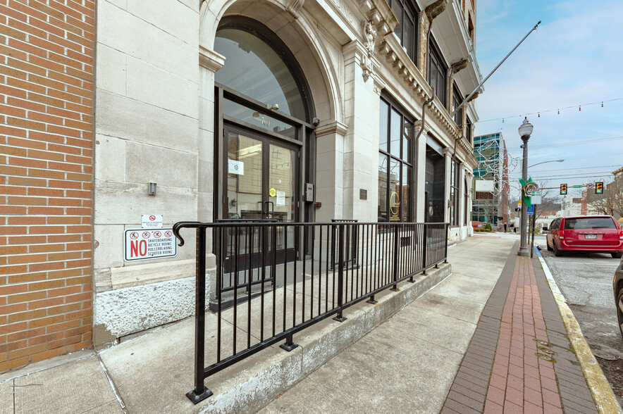 700 Market St, Parkersburg, WV en alquiler - Foto del edificio - Imagen 3 de 26