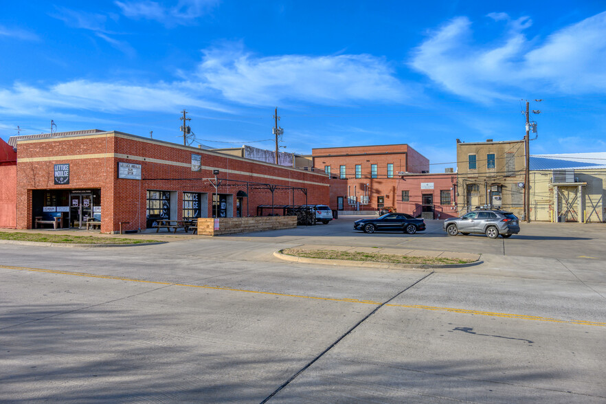 227 W Chestnut St, Denison, TX en venta - Foto del edificio - Imagen 3 de 35