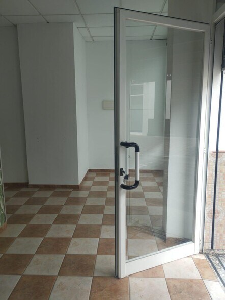 Local en Córdoba, Córdoba en alquiler - Foto del interior - Imagen 3 de 8