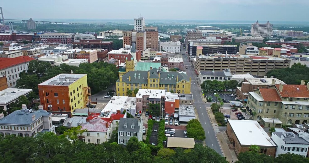 144 Drayton St, Savannah, GA en alquiler - Vídeo de anuncio comercial - Imagen 2 de 20