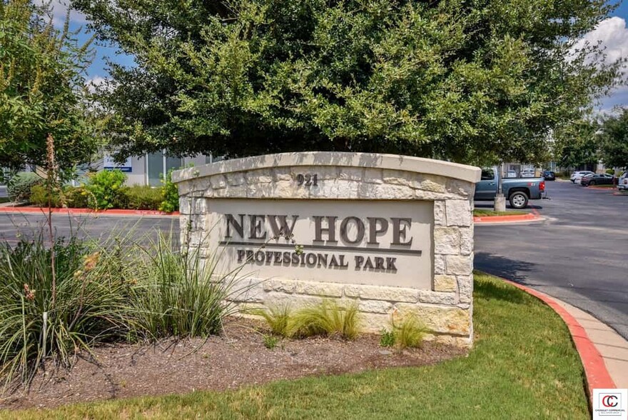 921 New Hope Dr, Cedar Park, TX en venta - Foto del edificio - Imagen 1 de 9