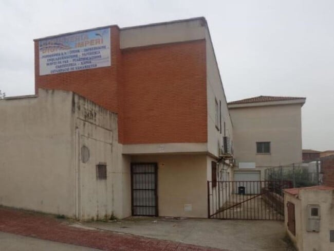 Más detalles de Carrer Ribera d'Ebre, 14, Els Pallaresos - Local en venta