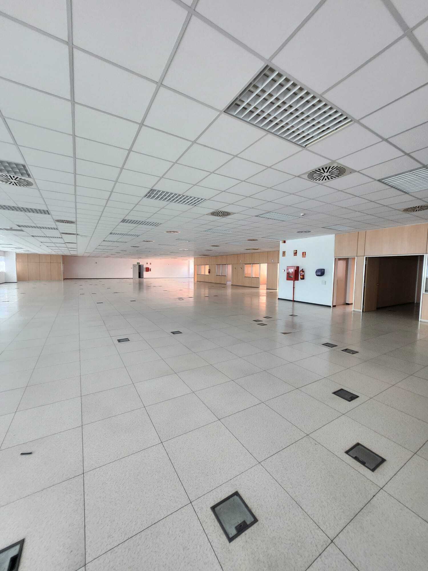 Oficina en Sant Esteve Sesrovires, Barcelona en alquiler Foto del interior- Imagen 1 de 38