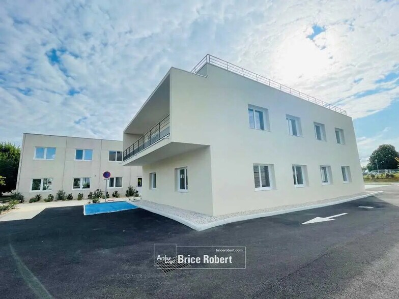 Oficina en Bron en alquiler - Foto del edificio - Imagen 3 de 9