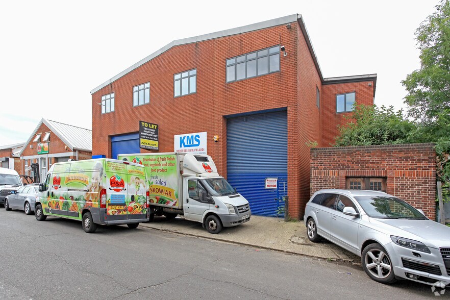 156 Dukes Rd, London en alquiler - Foto principal - Imagen 1 de 10